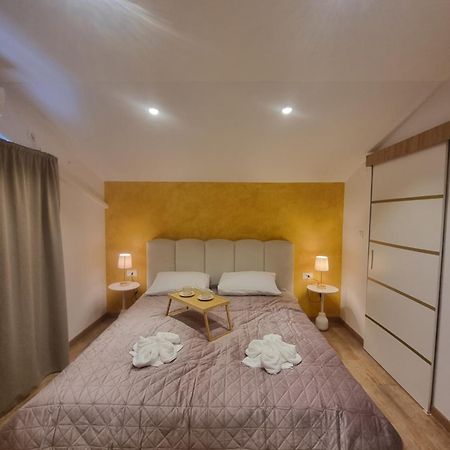 Apartment Niko 塞尼 外观 照片