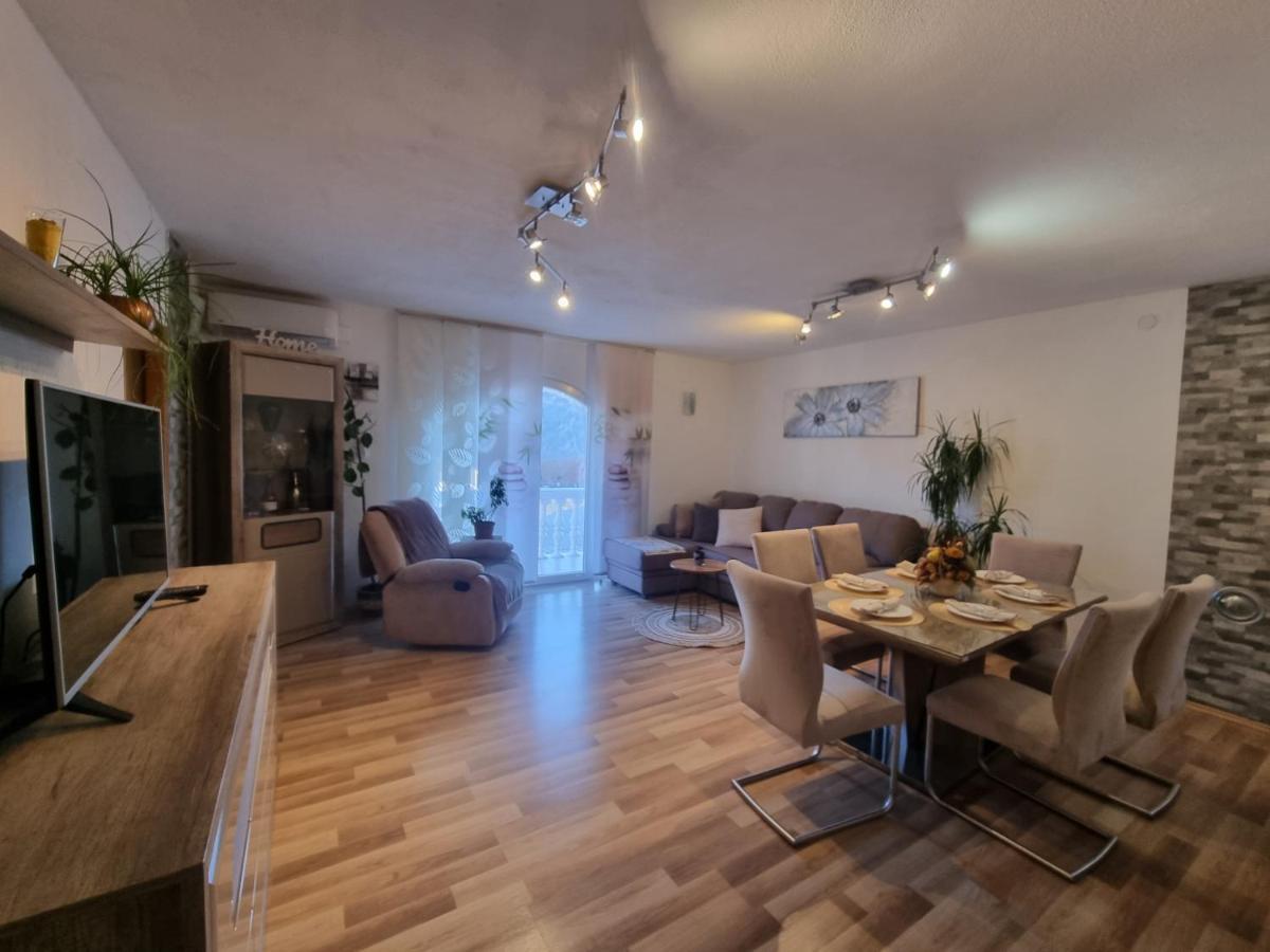 Apartment Niko 塞尼 外观 照片