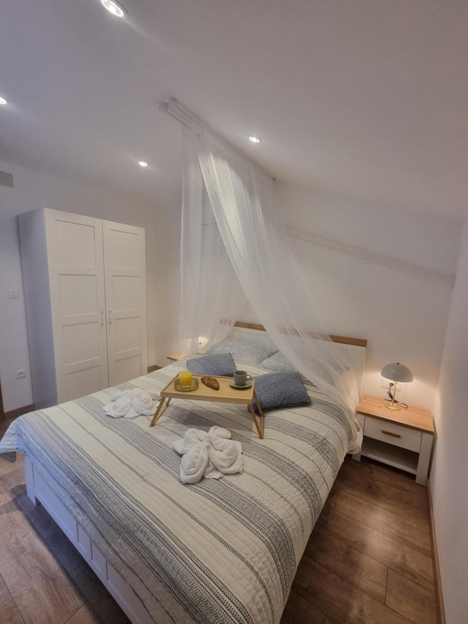 Apartment Niko 塞尼 外观 照片